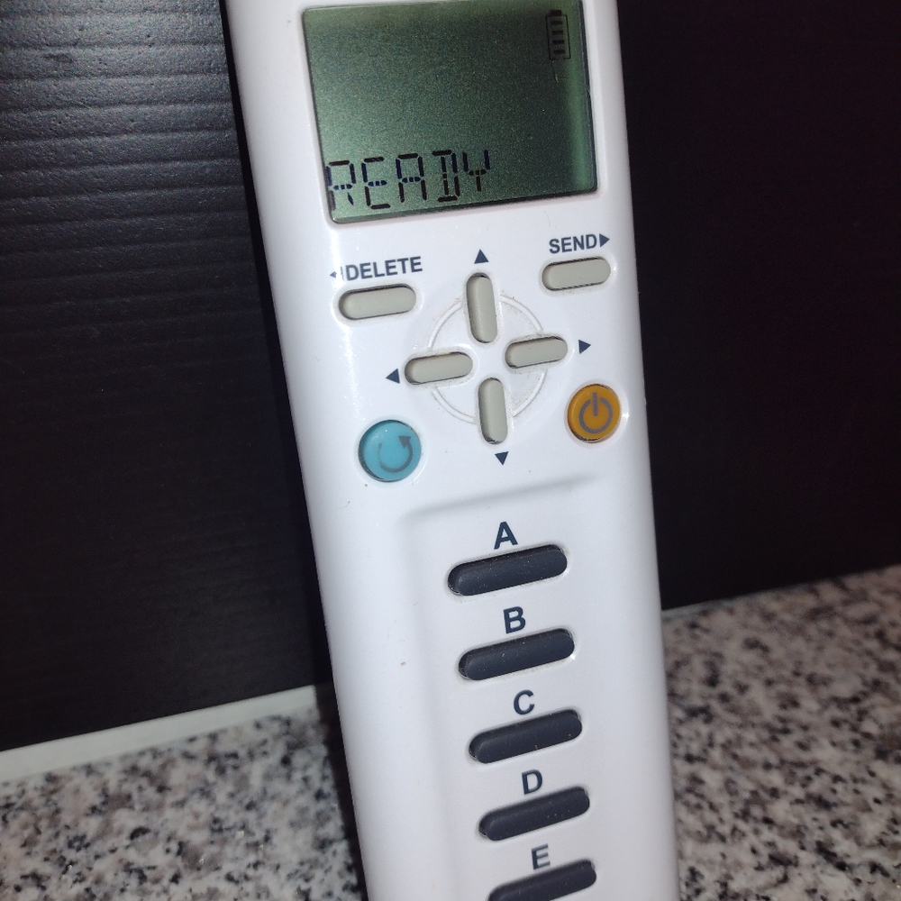 iClicker 2 - Student Remote For Multiple Choice (Classroom Response Control). - Picture 6 of 11